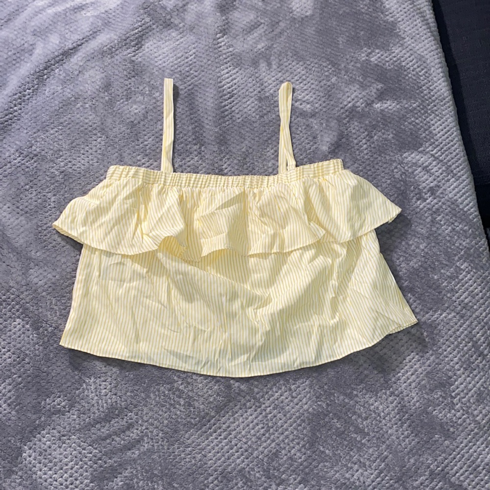 Forever 21 Crop Top Yellow Size Medium